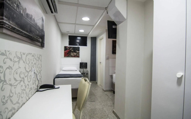 Compacto Hotel