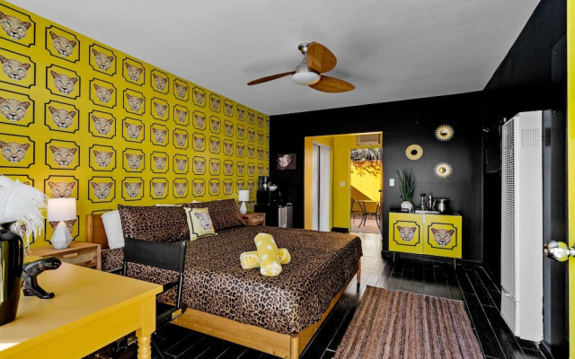 Cheetah Hotel