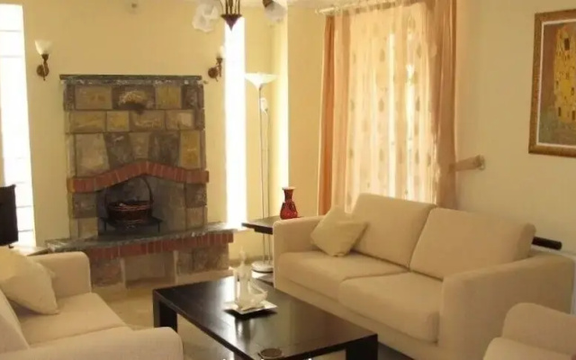 Villa XT37 by JoyLettings