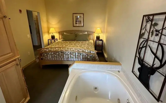 Birchwood Lodge