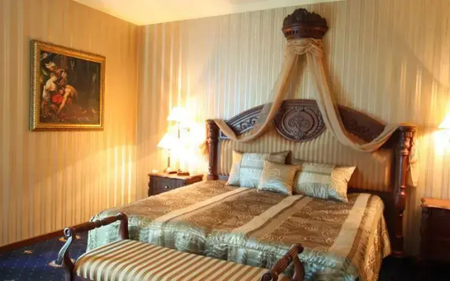 Efir Hotel