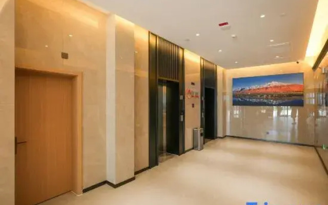 Super 8 Select Hotel