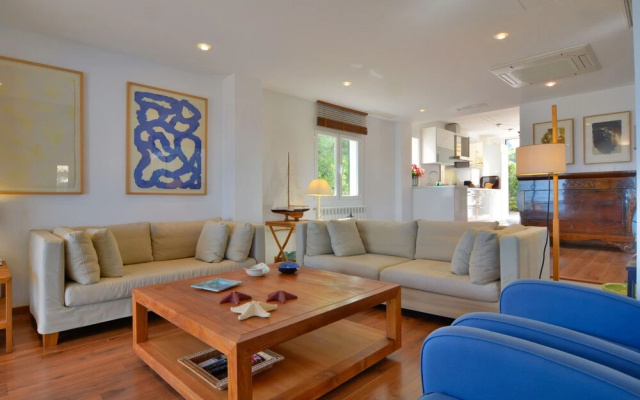 Mallorca Family Sea Front Villa in Betlem