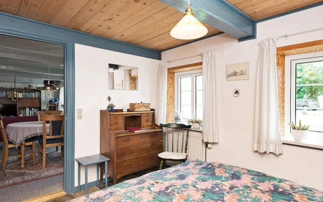 Vintage Holiday Home in Bredebro near Sea