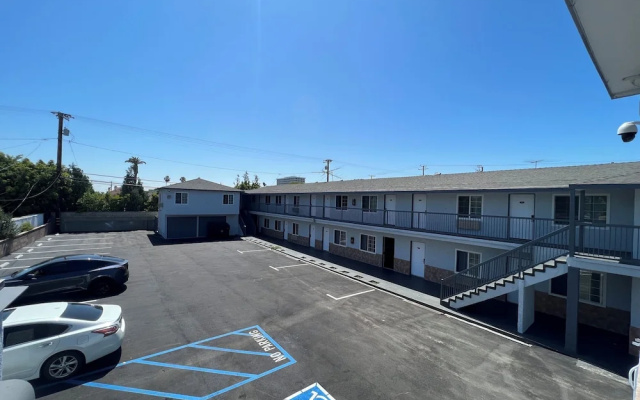 Sunshine Motel