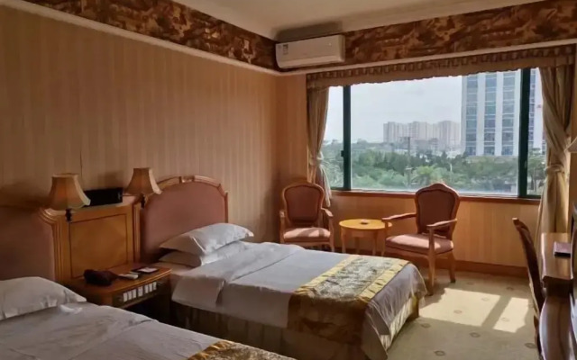 Dolphin Hotel