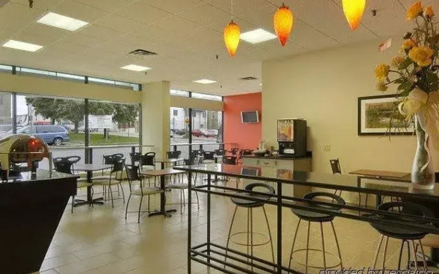 Super 8 Hotel Dartmouth