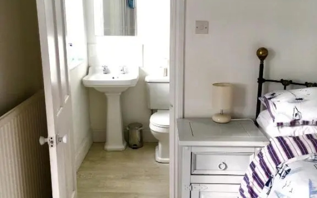 Lyme Regis renovated period seaside flat