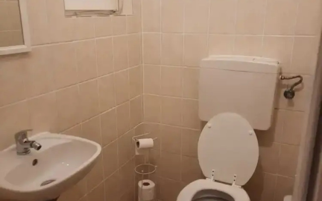 Spacious 2BR 1LR Apartment Central Area