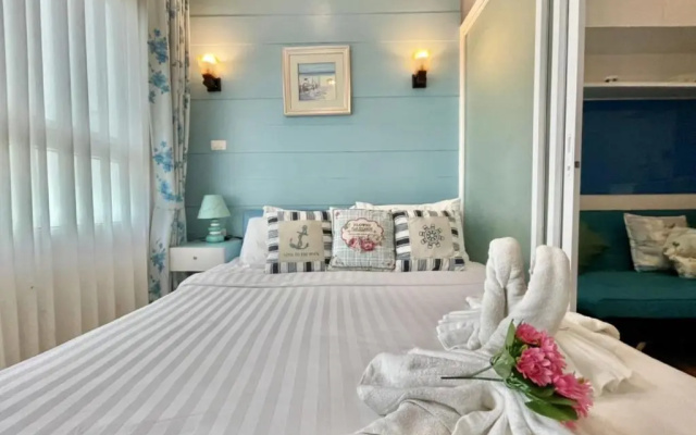 The trust huahin sky room condo pool view