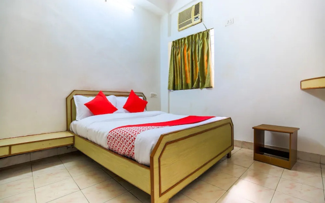 OYO 23068 Hotel Kamal Palace