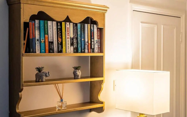 BRAND NEW LSITING!Wonderful One Bedroom Apartment