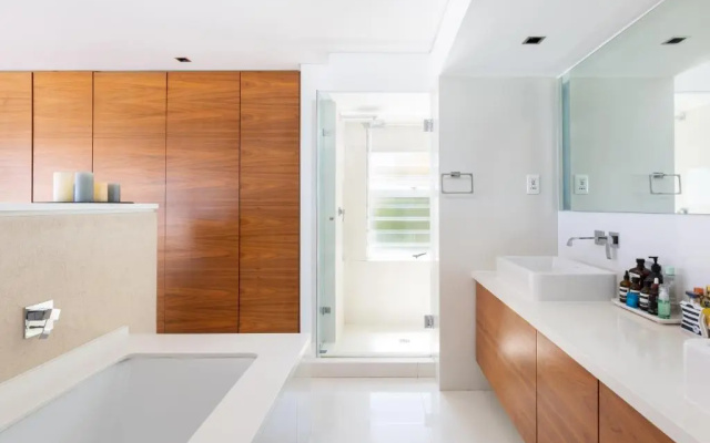 Clifton YOLO Spaces – Clifton Beachfront Penthouse