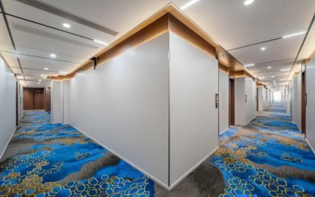Hexie Holiday Hotel (Guogou Plaza)