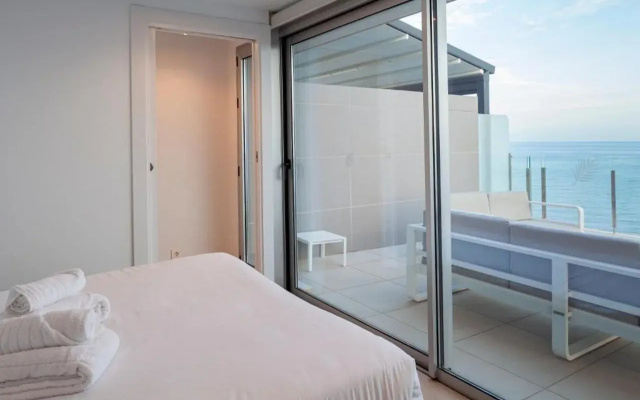Blue Line Apartment Hotel