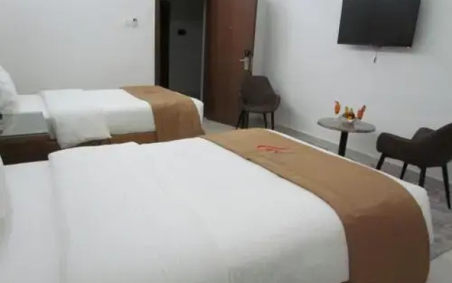 OYO 272 Mirage Hotel