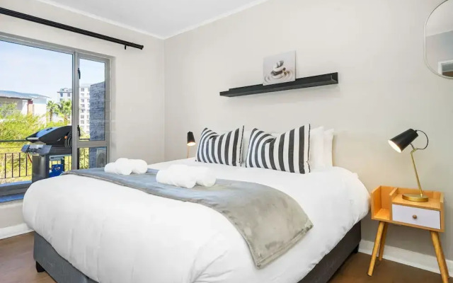Mayfair Luxury 212