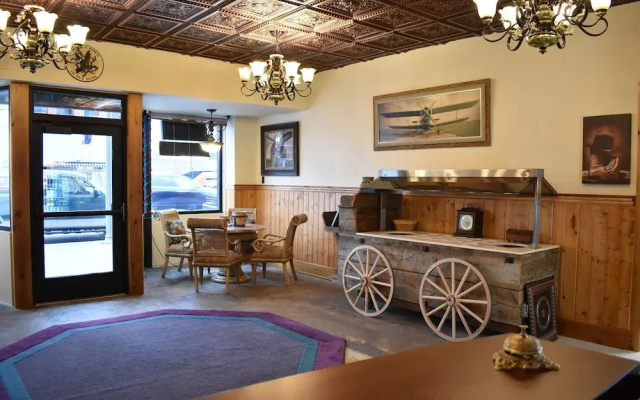 Silver Horseshoe Inn
