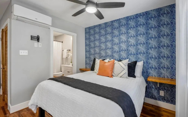 Urban Studio Retreat Near Downtown Houston