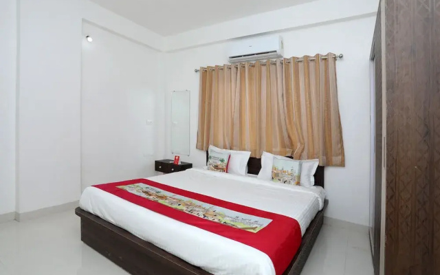 OYO 10064 Home Bright 3BHK Gulabh Bagh