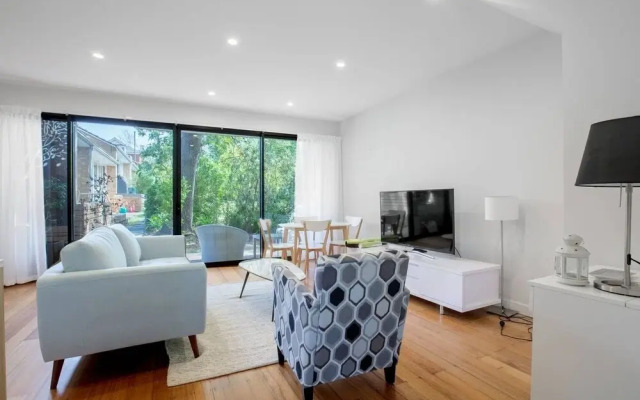 Designer Taste 2BR Townhouse@hawthorn