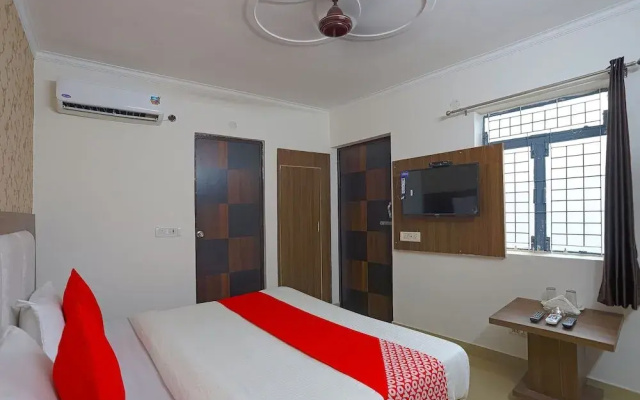 OYO 60786 Hotel Bluestar