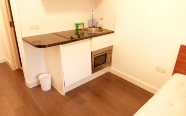 SS Property Hub - City of London Studio Apartment 18