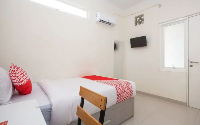 Oyo 1295 Linns Family Residence
