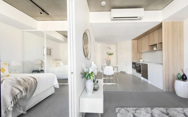 Accommodate Canberra - Azure