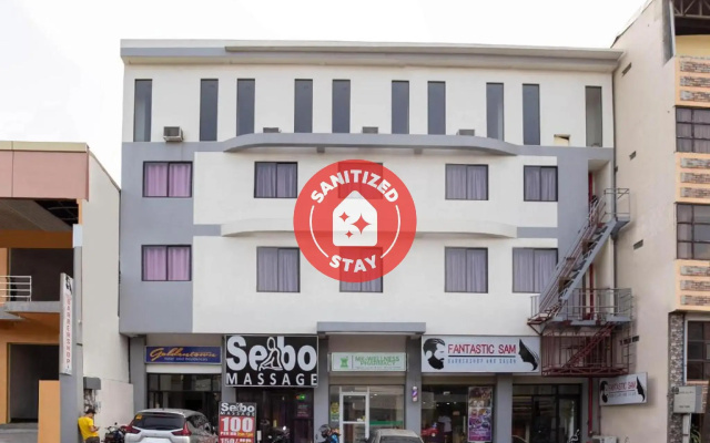 OYO 163 Goldentown Hotel and Residences
