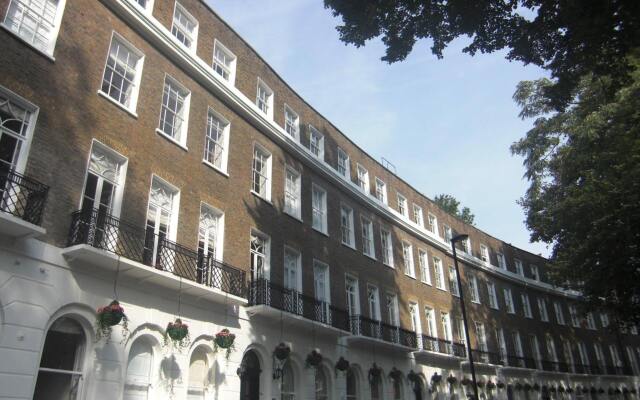 Апартаменты Studios 2 Let Serviced Apartments - Cartwright Gardens вид на фасад