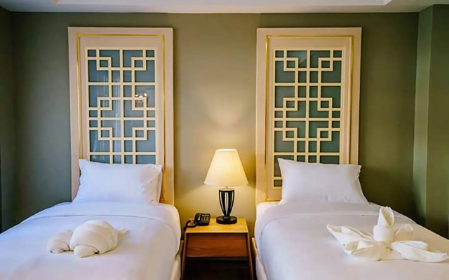 Moon Dragon Hotel