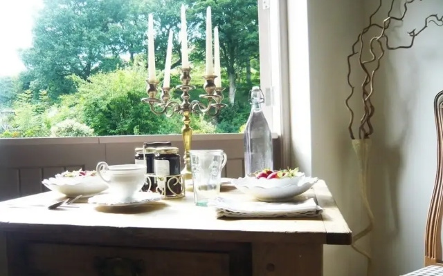 Fuchsia Bank Cottage