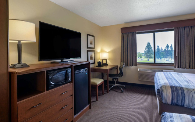 AmericInn by Wyndham Two Harbors Near Lake Superior