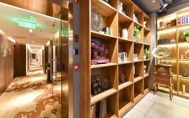 James Joyce Coffetel·Beijing South Muxiyuan  Metro Station