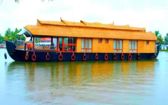 Elisha Houseboats