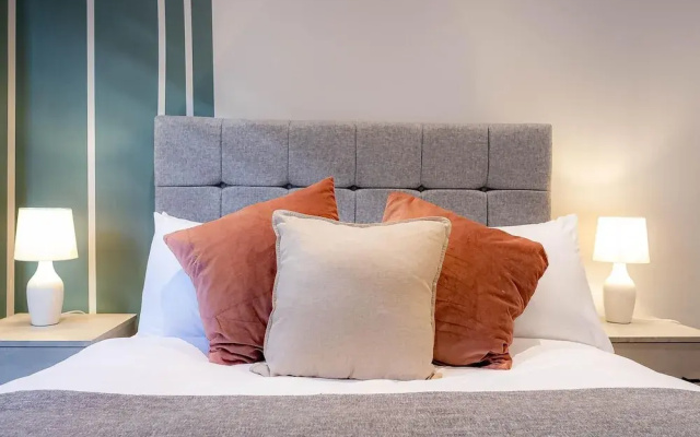 Victoria Park Vista Two-bedroom by Sojo Stay