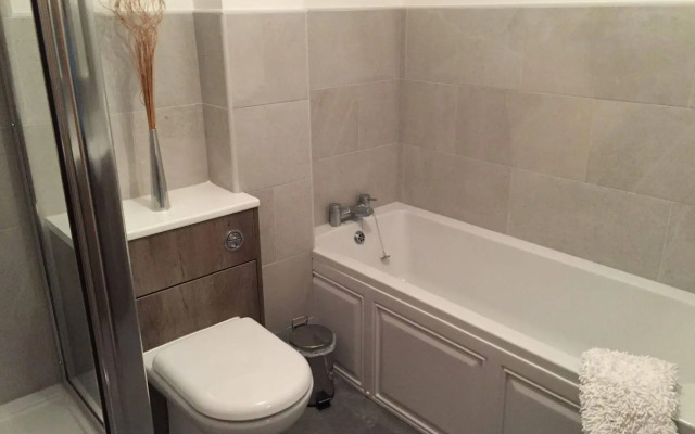 Turnberry Apartments