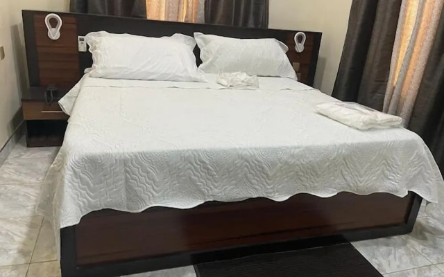 Camas Hotel and Suites