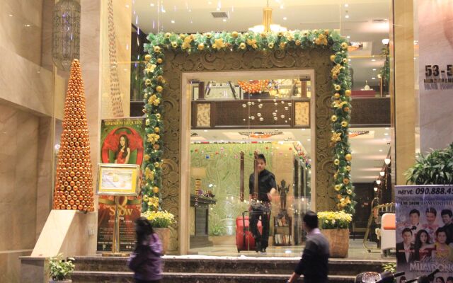 Golden Lotus Luxury Hotel вид на фасад