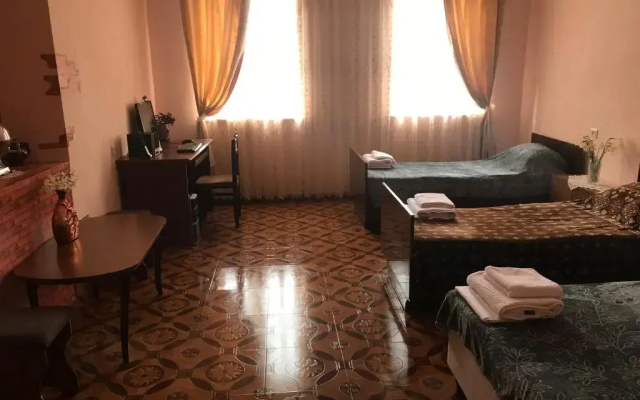 B&B Galstyan 44
