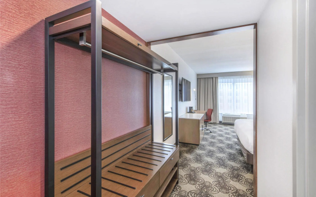 DoubleTree by Hilton Raleigh - Cary