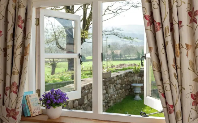 Beautiful Holiday Home in Gilwern South Wales With Garden