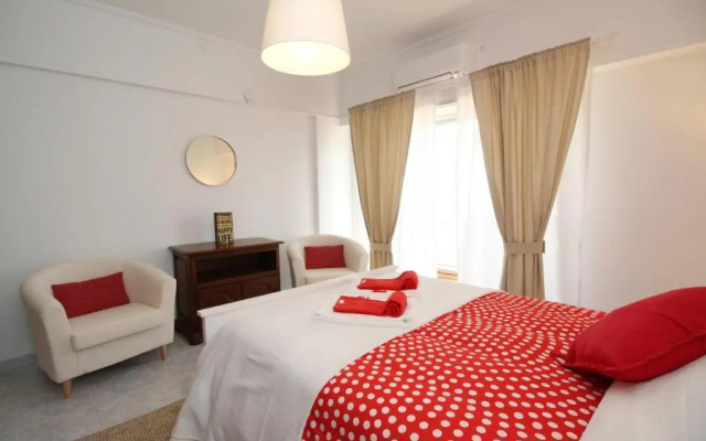 Poppy house in Anjos