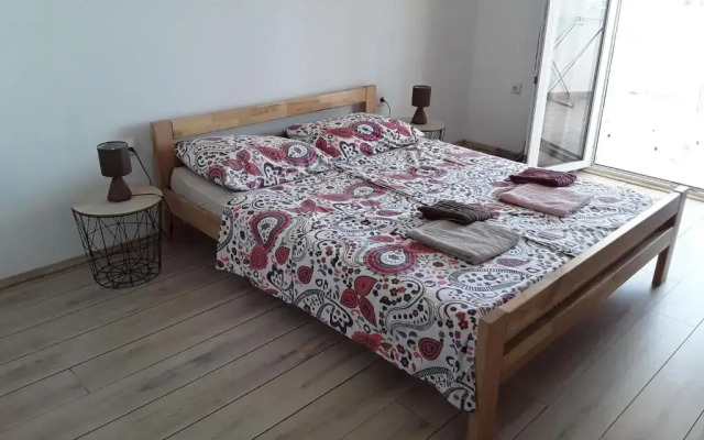 BenJak Apartments
