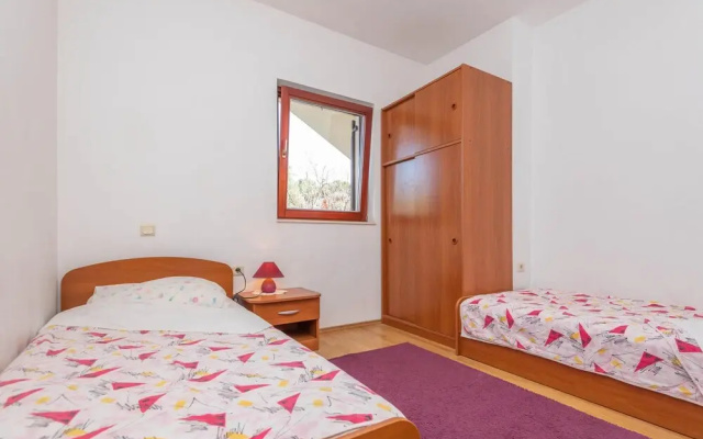 Awesome Apartment in Jadrtovac With 2 Bedrooms and Wifi