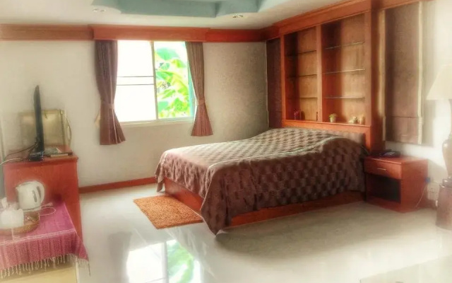 Sasithorn Garden View Hotel(ศศิธร การ์เดน วิว รีสอร์ท)