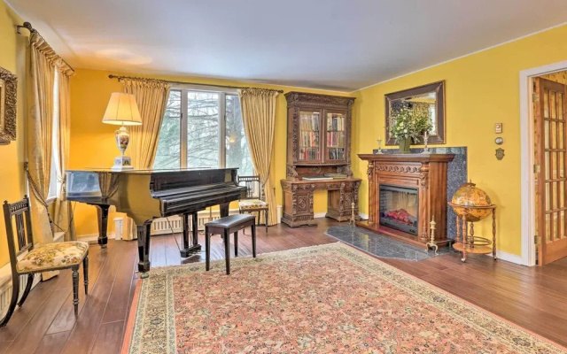 1 Mi to Lake Wallenpaupack: Spacious Poconos Villa