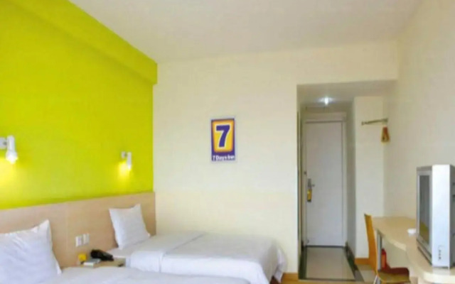 7 Days Inn Tongliao Min Hang Road Branch