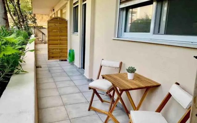 Disinffected Kifissia Central near Metro Apartment 1BR